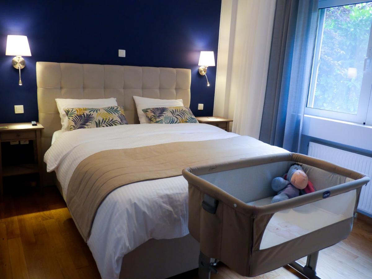 Garden Apartment Next To The Mall -Private Parking Athen Exterior foto