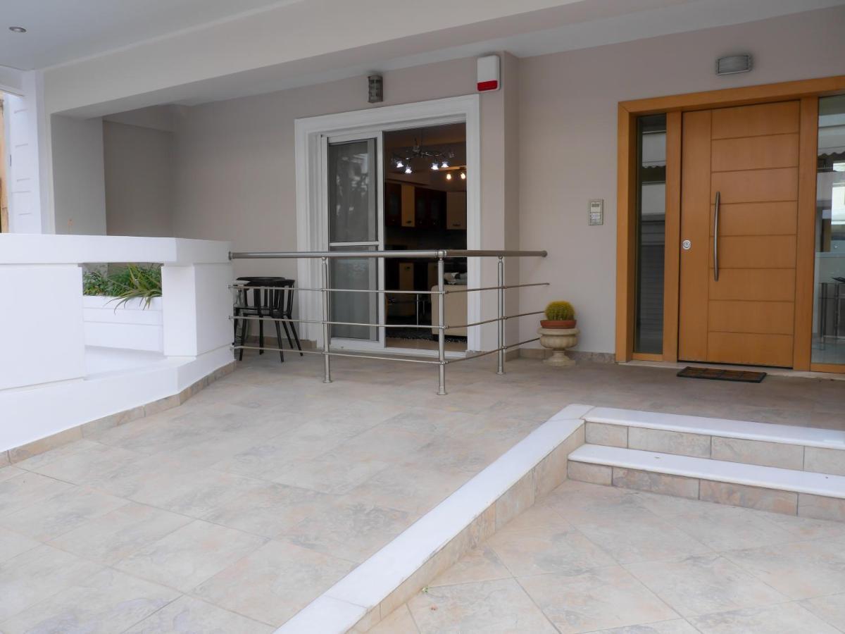 Garden Apartment Next To The Mall -Private Parking Athen Exterior foto