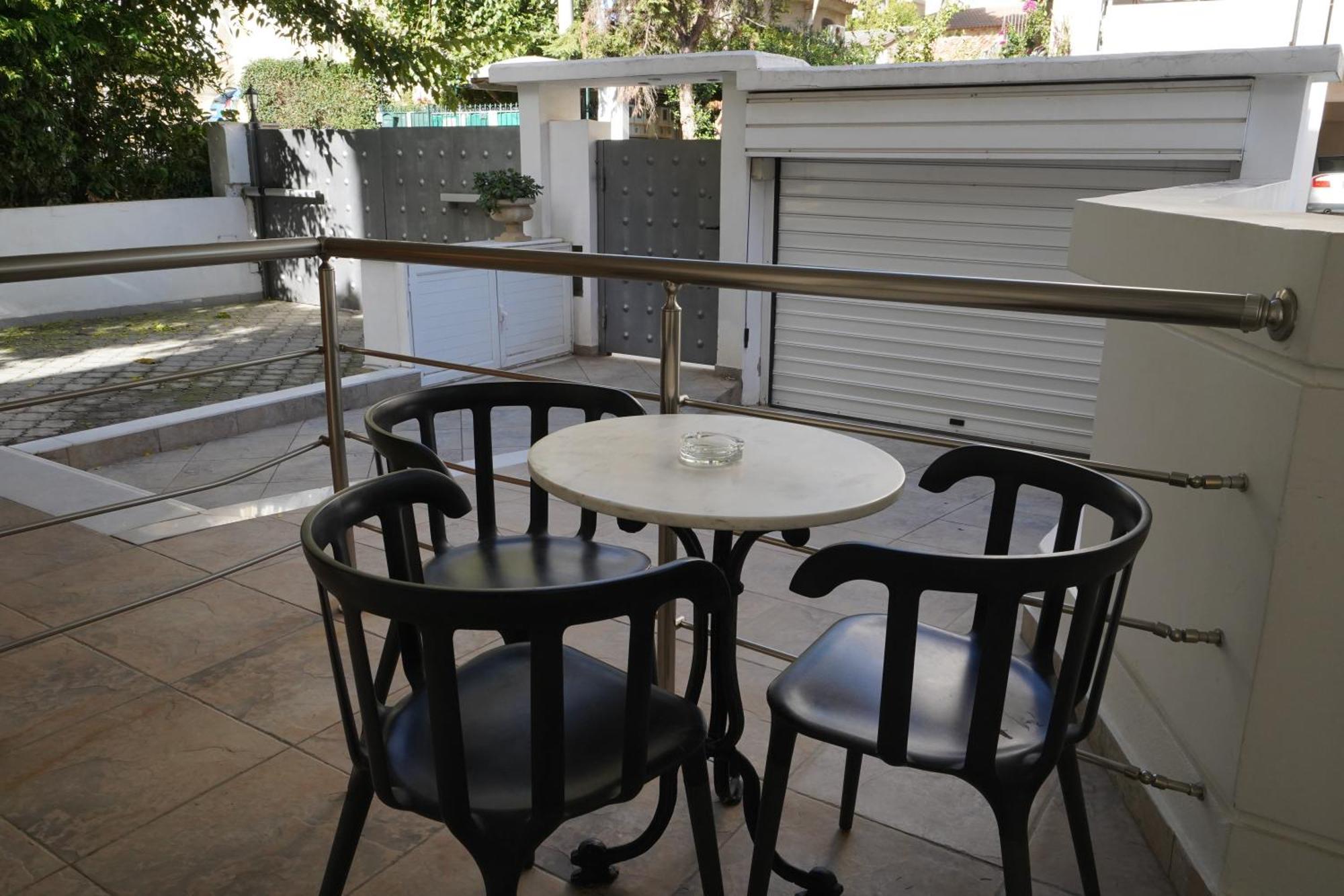 Garden Apartment Next To The Mall -Private Parking Athen Exterior foto